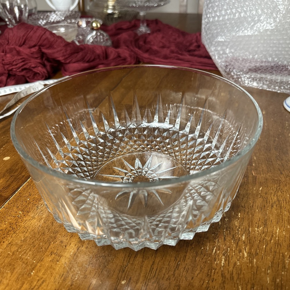 Vintage Arcoroc 9" Clear Glass Bowl Starburst Diamond Pattern